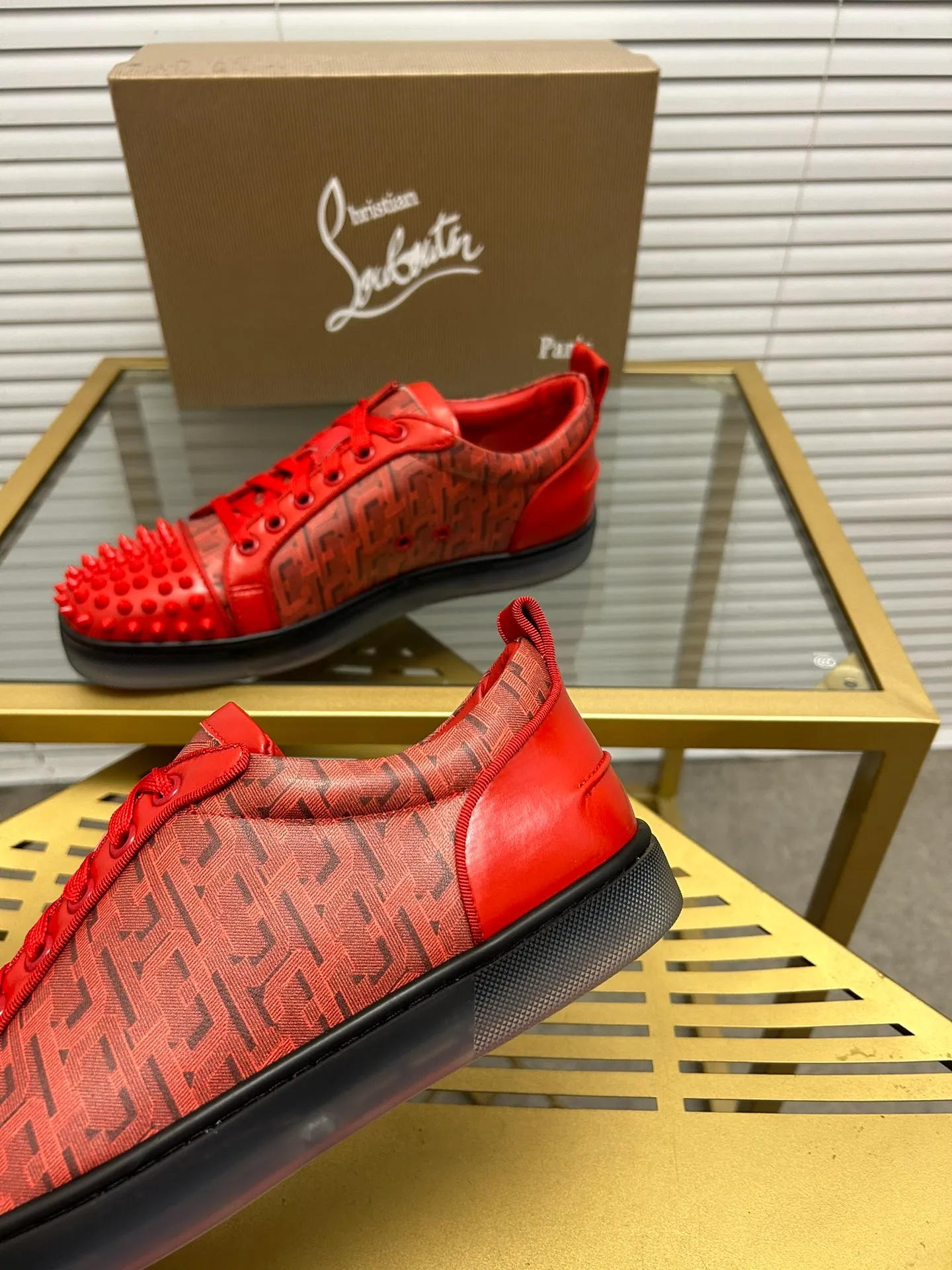 (Customized model) Ex-factory price is 500. christian louboutin (CL red sole shoes) counter series, casual sneakers for couples 📢 📢 📢 Exclusive hot style release 🎈🎈💪 Movable latex feet 👻 Finished outsole line [Proud] 😝Female 35-40# Male 38#-46, global supply😝 [Top version]: Original imported genuine leather upper, top original leather lining, original molded TPU outsole, original 1:1 detail processing, original shoe last,